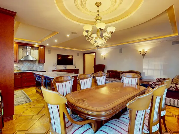 120 Oceana Drive West image 10 of 37