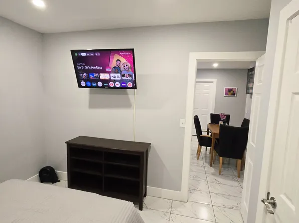 (undisclosed Address), Dania, FL 33004