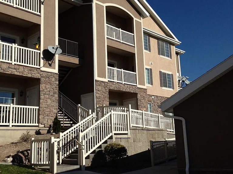 179 W Springview Dr — Photo 1