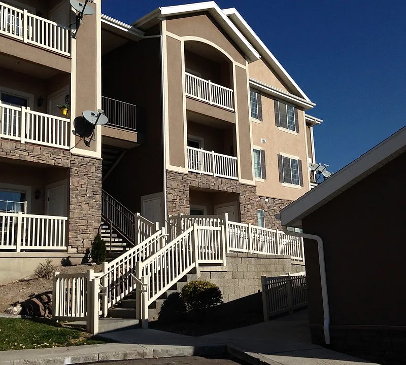 179 W Springview Dr