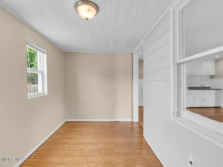 1218 Lister St — Photo 12