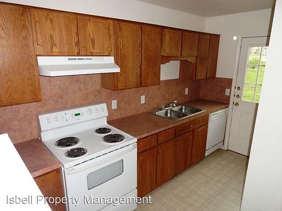 3rd image of 2006 Monte Carlo Ln APT B