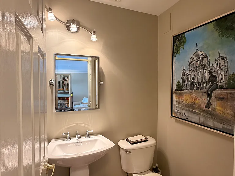 807 Breckinridge Ct — Photo 11