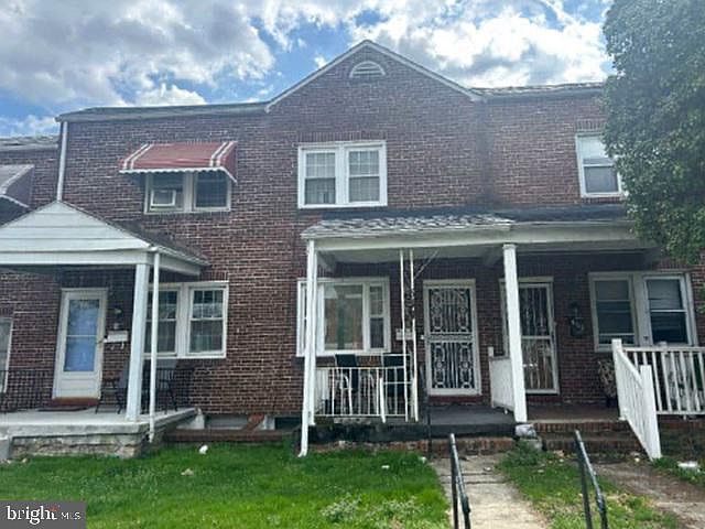 1st image of 511 E Cold Spring Ln