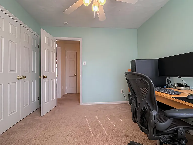 519 W 20th St — Photo 22