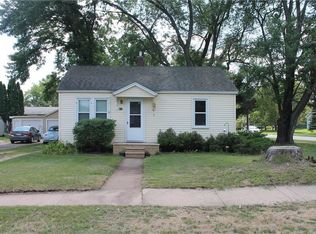 614 20th Ave W, Menomonie, WI 54751