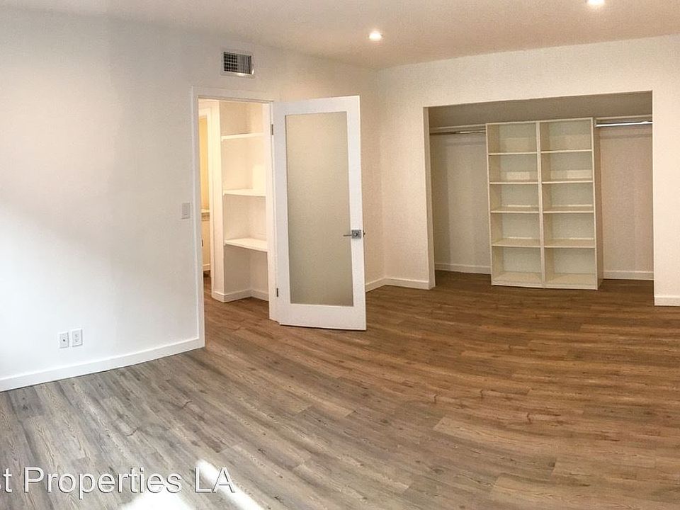 1st image of 8115 Romaine St APT 10