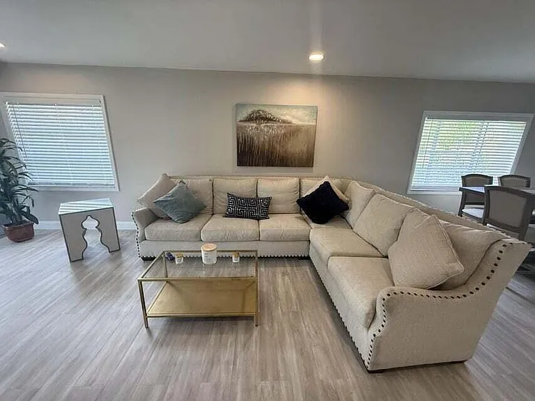 13921 Royal Palm Ct #D — Photo 34