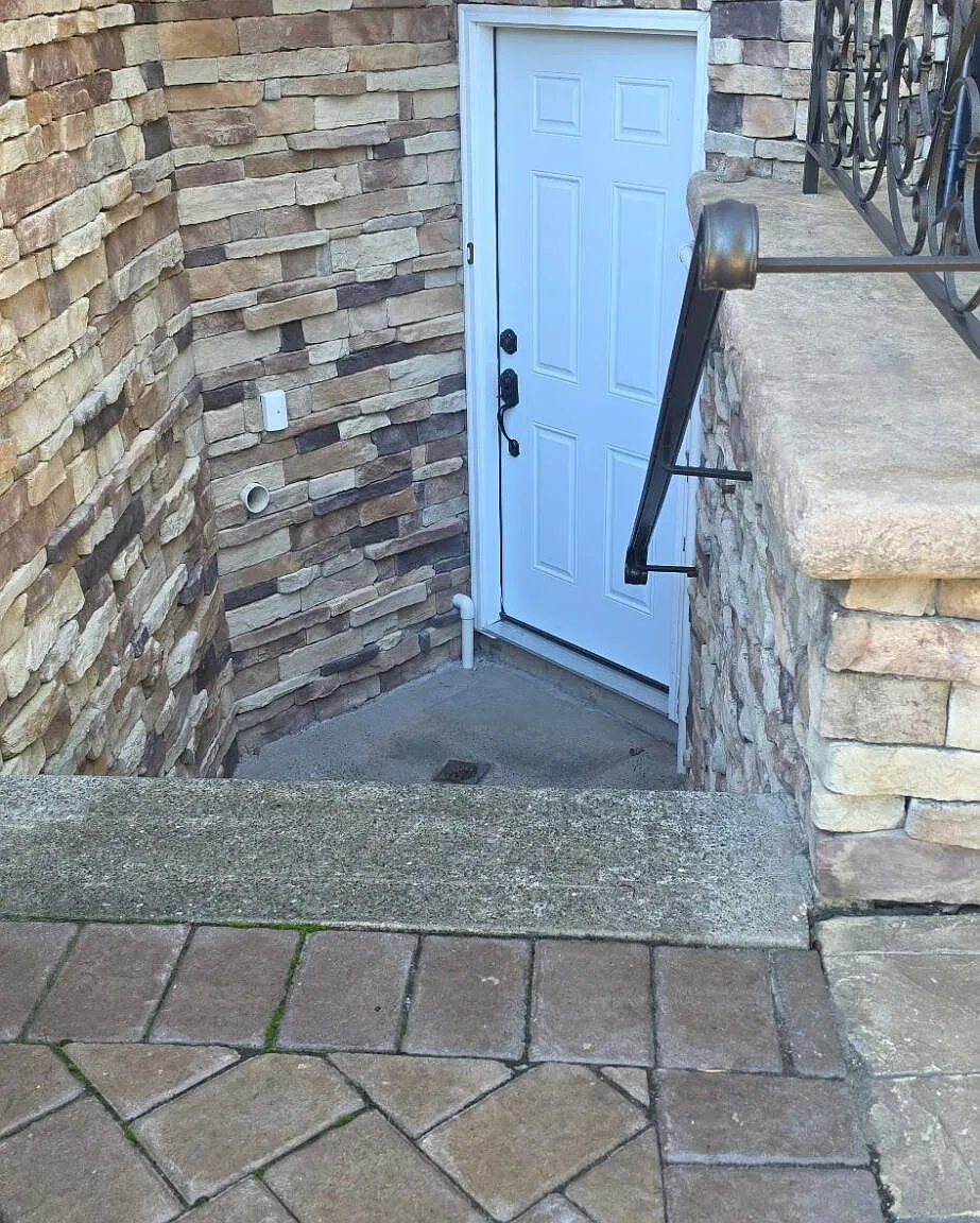 1 bed, 1.0 bath, 570 sqft, $2,000 — Photo 2