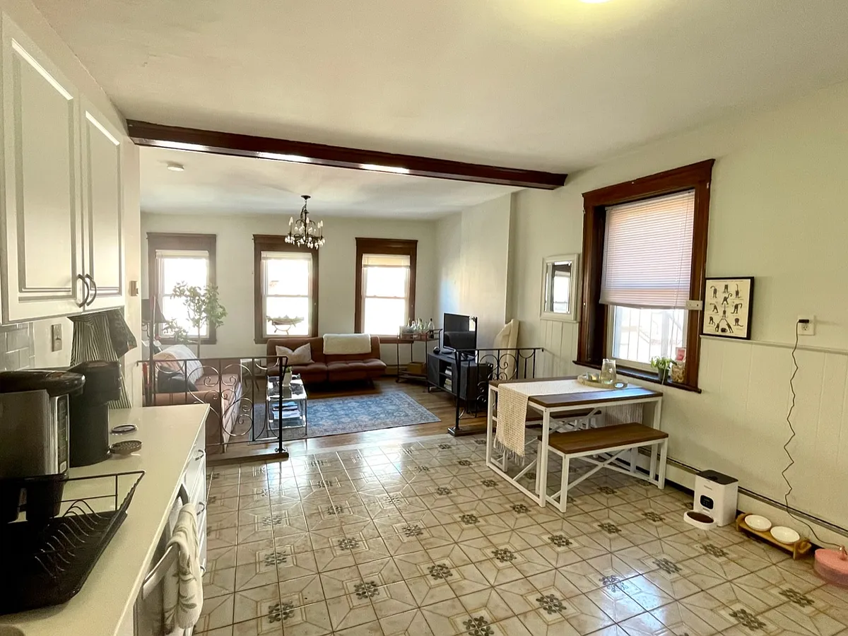 Building Photo - 443 Hanover St #2