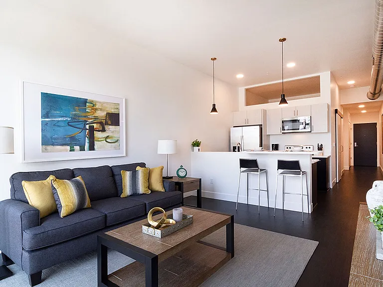 550 Ultra Lofts — Photo 7