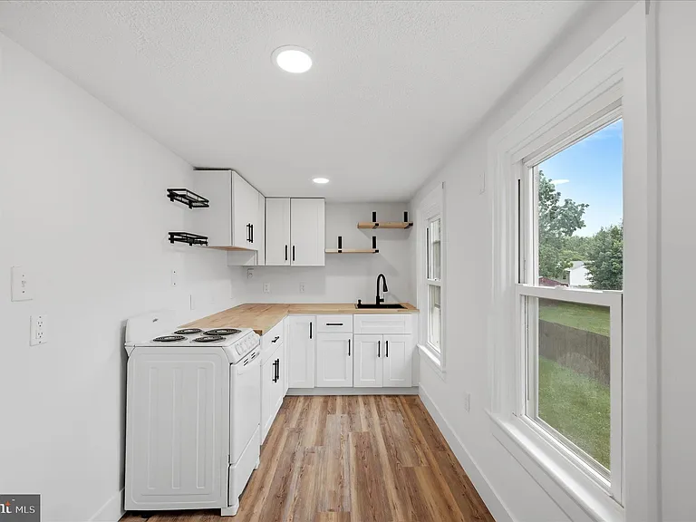 228 Cloud St #UPPER — Photo 8