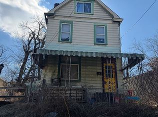 3320 Duquesne Ave, West Mifflin, PA 15122