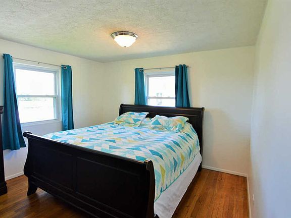 5th image of 4200 Helton Dr