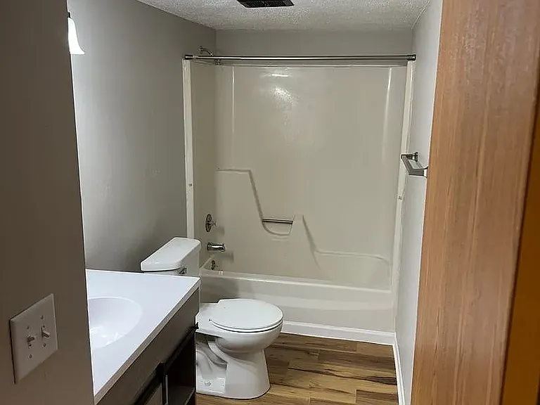Apple Orchard Apartments — Photo 7