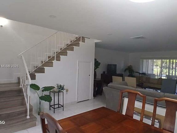 4th image of 3851 Estepona Ave #10D3D