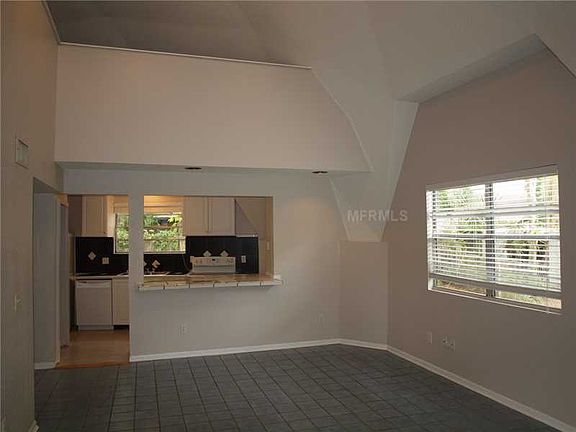4th image of 3818 Lakeshore Dr