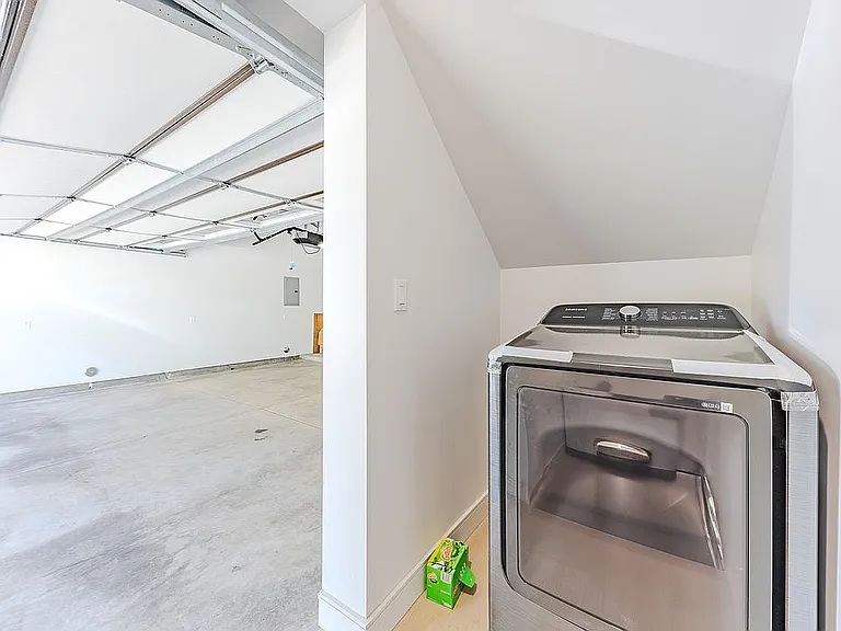 123 S Marguerita Ave #215B — Photo 20