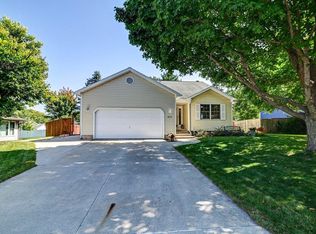 511 Harvest Ln, Verona, WI 53593