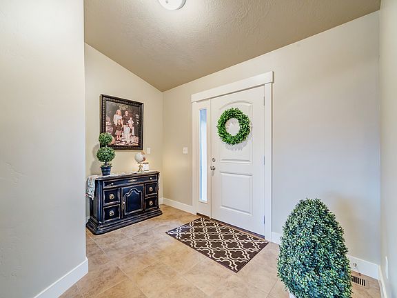 Wide, welcoming entry