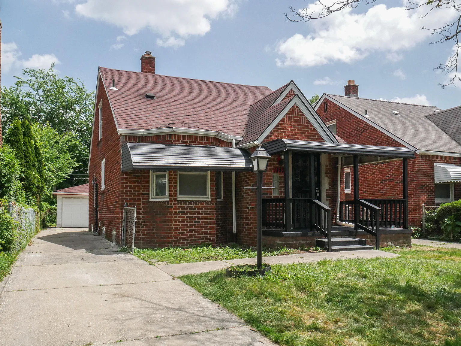 3 bed, 1.0 bath, 1140 sqft, $1,350 — Photo 2