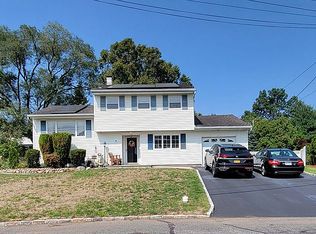 38 Dutch Hollow Dr, Orangeburg, NY 10962