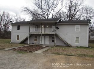906 Withrow Dr, Oran, MO 63771