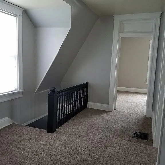 554 S 35th St — Photo 3