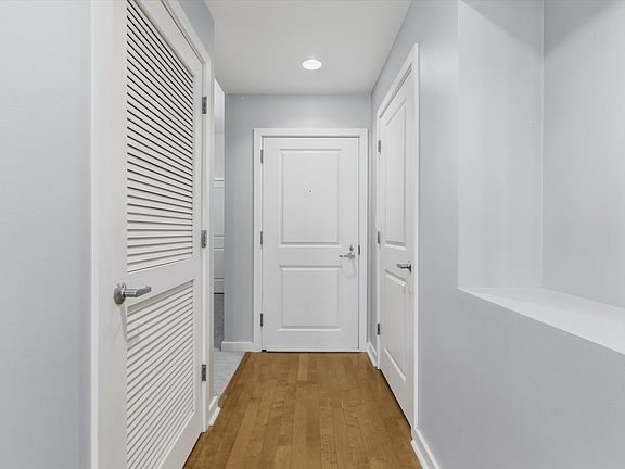3rd image of 1200 Main St APT 2507