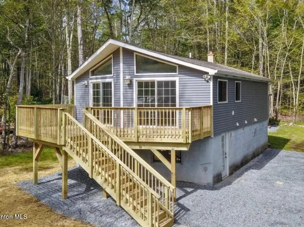 81 Elderberry Dr, Thornhurst, PA 18424