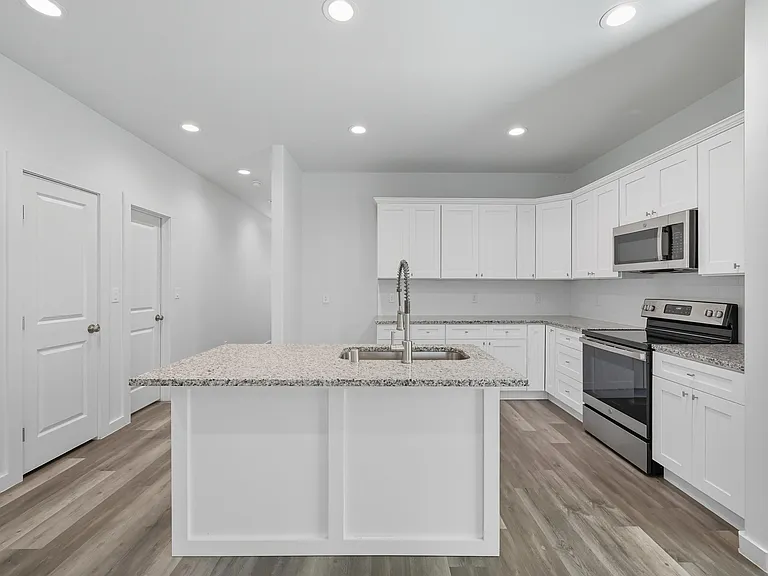 422 N Elliott St — Photo 8