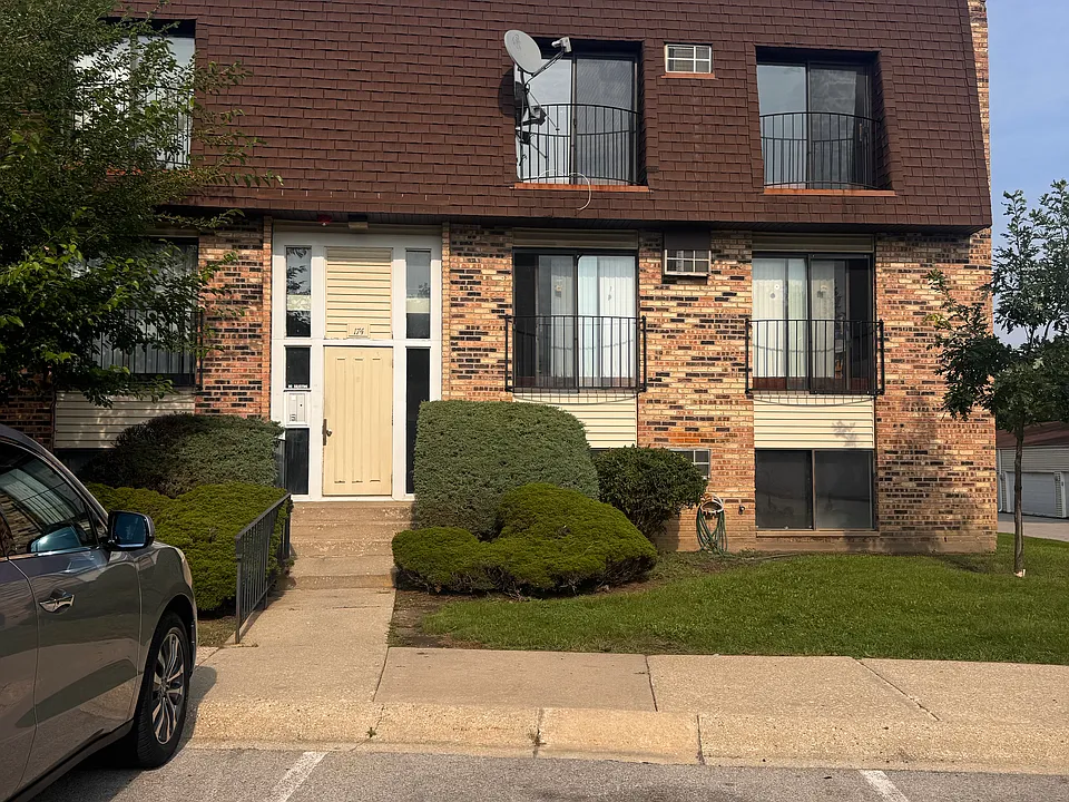 174 Waters Edge Dr #302