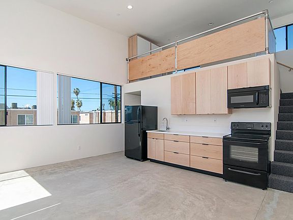 2nd image of 4644 Boundary St #2