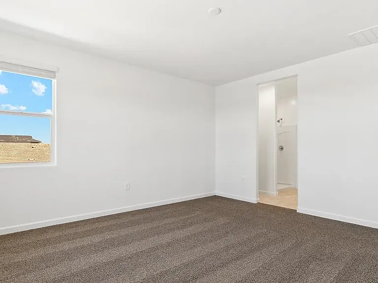 2761 W Sheppard Ave — Photo 7
