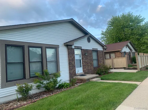 2778 X Roundtree, Troy, MI 48083