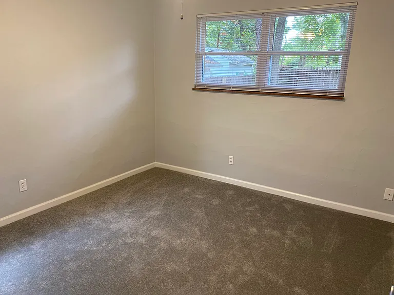 1112 N Geyer Rd — Photo 10