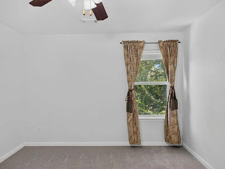 15324 Interlachen Dr — Photo 31
