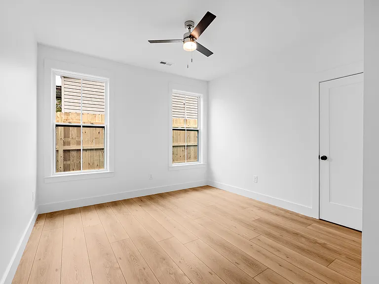 290 Morgan St — Photo 15