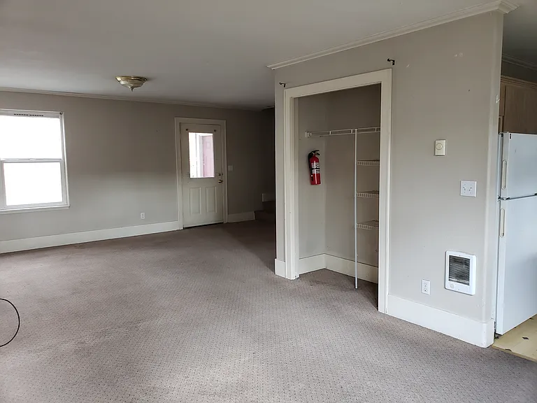654 W 11th Aly — Photo 10