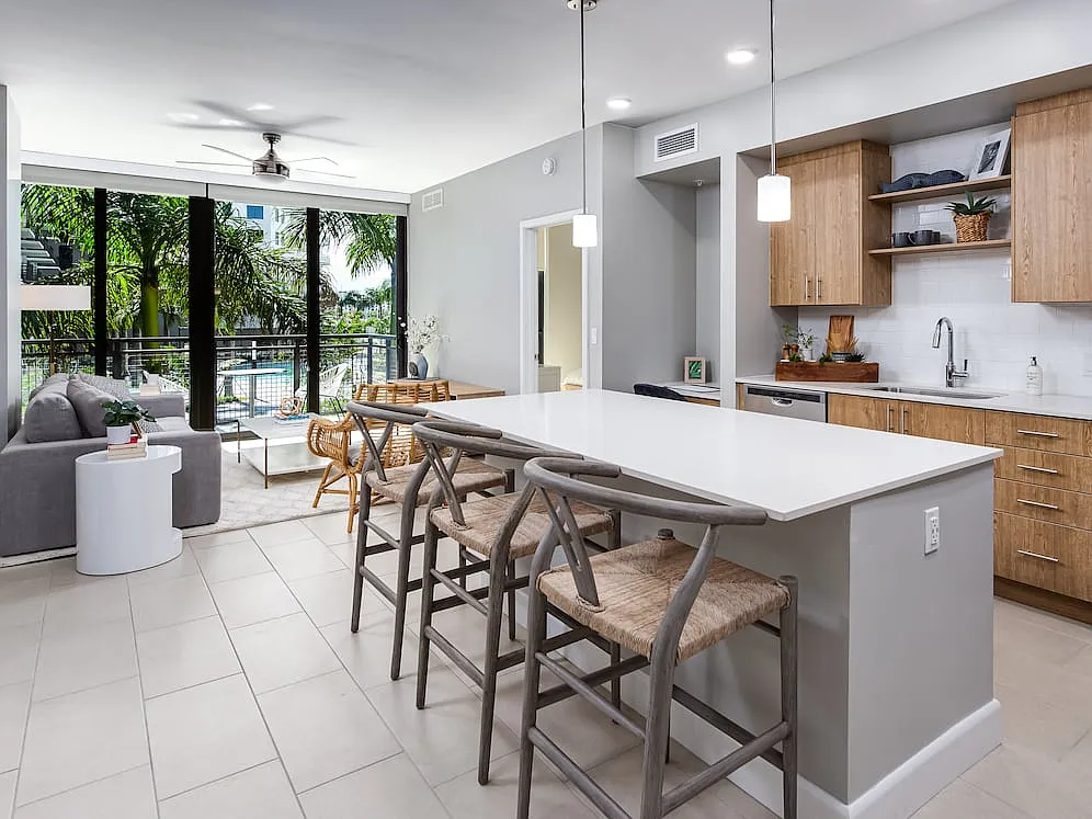 Avalon Doral — Photo 3