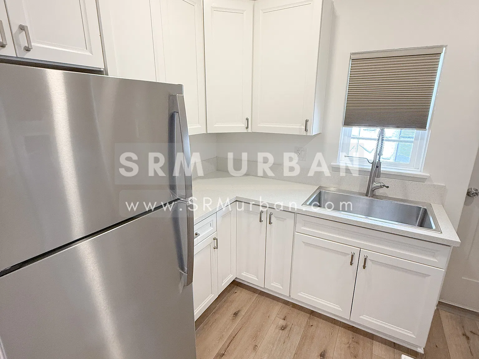 2 bed, 700 sqft, $2,585 — Photo 2