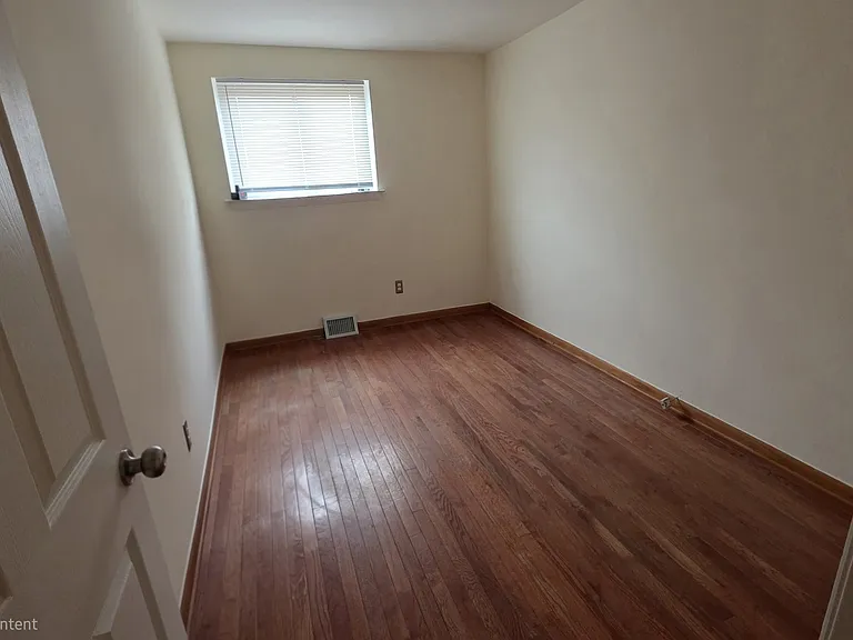 2319 Benson St #2 — Photo 5
