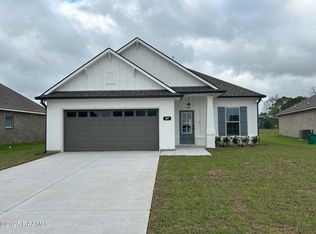 407 Summer St, Broussard, LA 70518