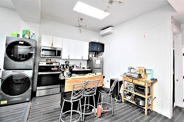 1st image of 414 Rogers Ave Floor 3