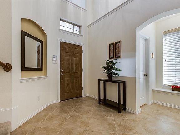 3rd image of 104 Westminster Dr