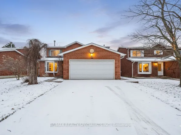 56 Pepler Pl, Barrie, ON L4N 5G9
