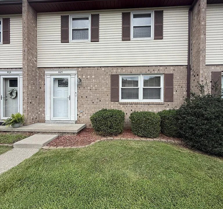 405 Spruce Ln