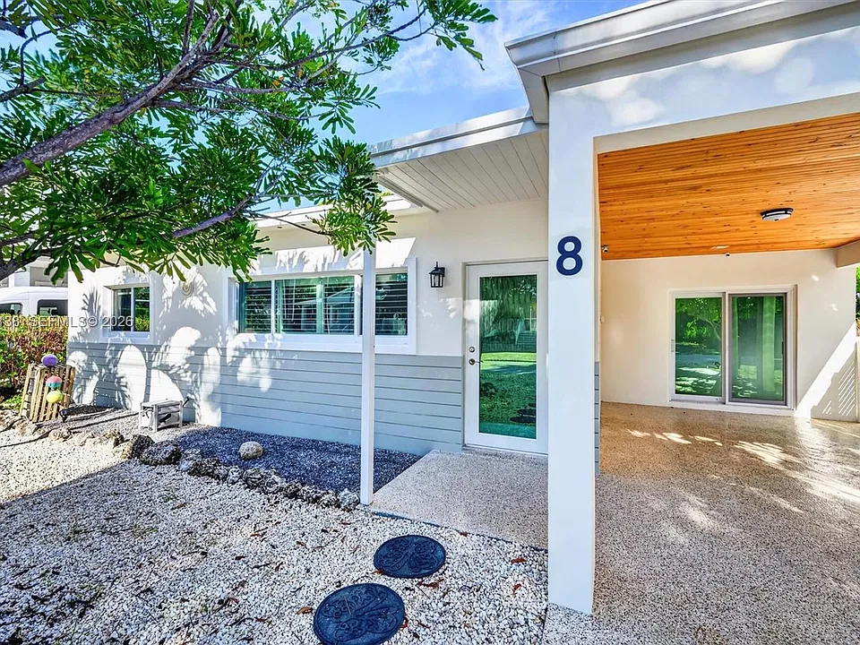 8 Ocean View Blvd
