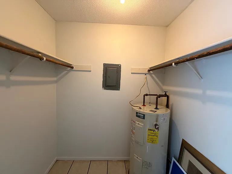 1000 E Williams St #6 — Photo 9