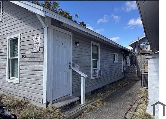 1st image of 3901 6th St S APT 4